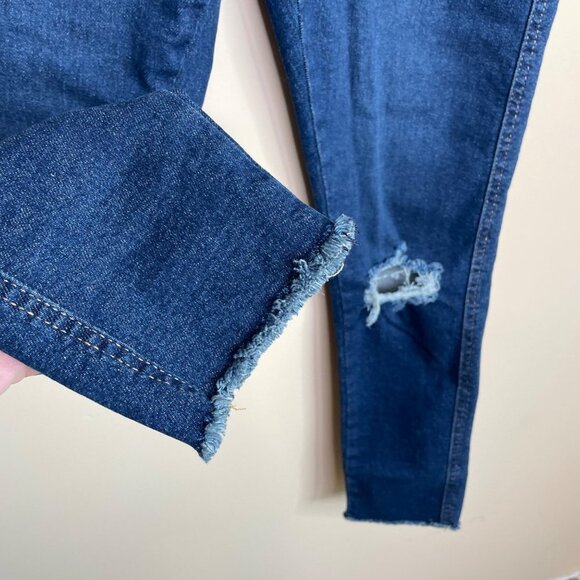 Levi's High Rise Skinny Jeans Size 2 or 26 Distressed Frayed Hem - Picture 4 of 9